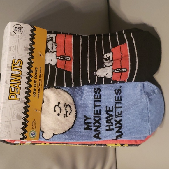 Peanuts 10 pack of low cut socks shoe size 4-10 NWT - Picture 1 of 8